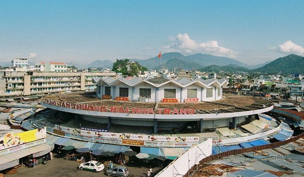 Chợ Đầm là biểu tượng thương mại của Nha Trang