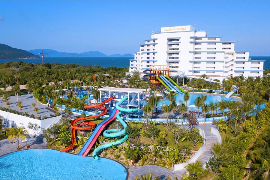 Top 4 Resort Cam Ranh có công viên nước vui chơi