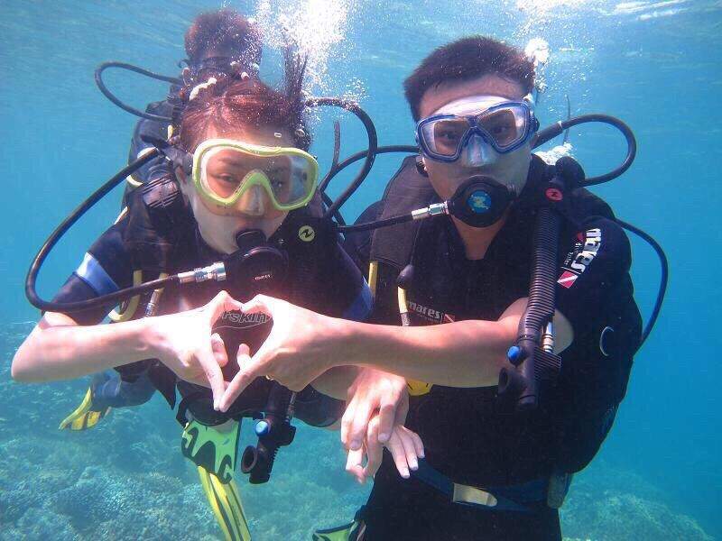 Một trong những hoạt động cực hay ho khi đến Nha Trang là đi lặn biển tại Vịnh Nha Trang
