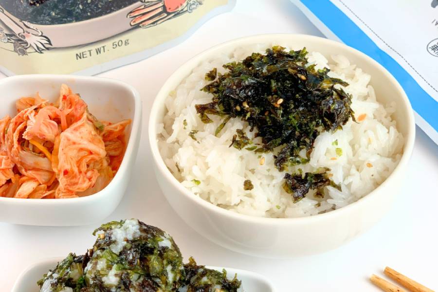 Rong biển sấy khô có thể là món quà “ăn chơi" cho cả người lớn và trẻ em