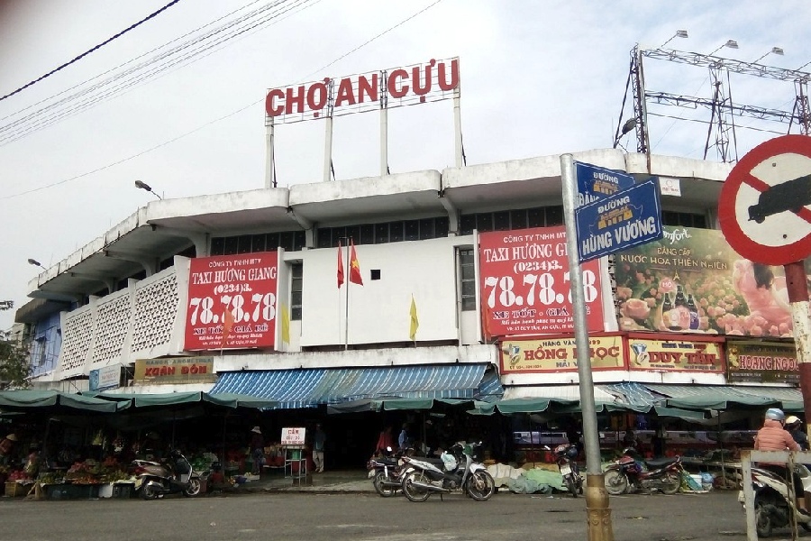 dac san hue lam qua 12
