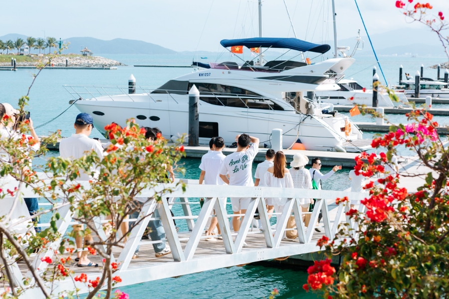 dai ly doc quyen du thuyen nemo yacht201