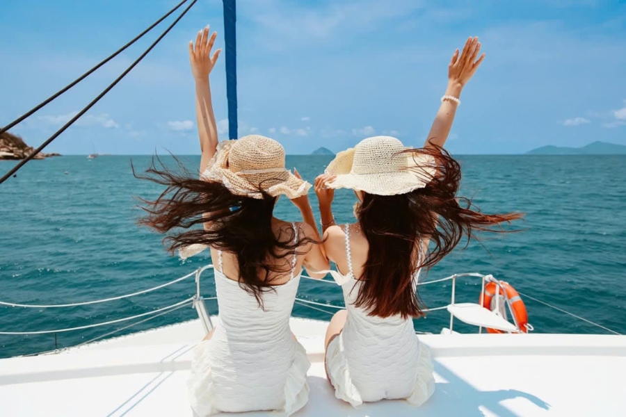 dai ly doc quyen du thuyen nemo yacht203