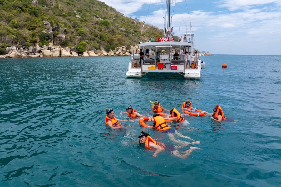 dai ly doc quyen du thuyen nemo yacht205