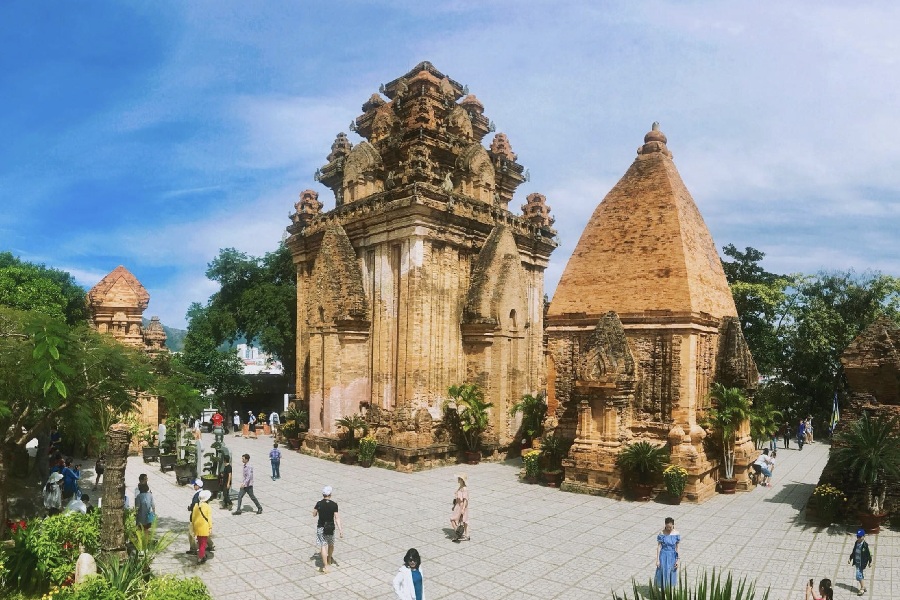 du-lich-ket-hop-kham-pha-van-hoa-nha-trang-cho20hoc-sinh-4 du lich ket hop kham pha van hoa nha trang cho20hoc sinh 4