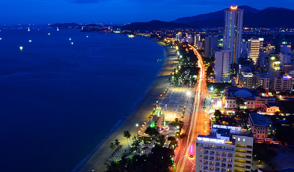 Tham quan khám phá thành phố biển về đêm