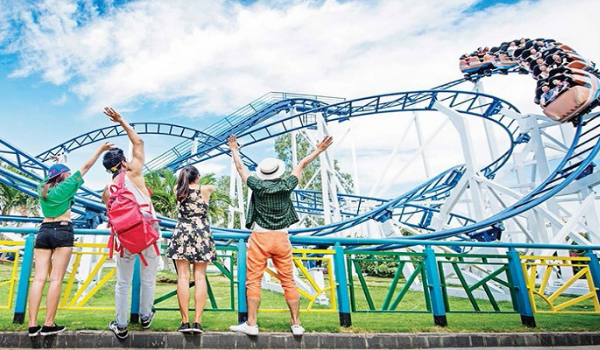 du-lich-nha-trang-vinpearl-land-4 Tàu lượn siêu tốc - trò chơi thách thức những bạn trẻ thích mạo hiểm