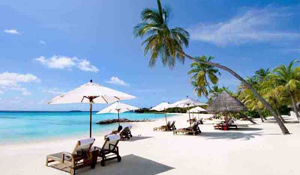 gia-tour-du-lich-nha-trang-da-lat-4201 Thành phố Nha Trang với biển xanh, cát trắng, nắng vàng