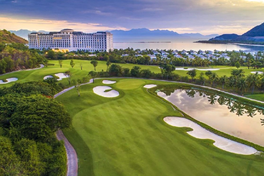 Sân golf Vinpearl Golf Club Nha Trang nổi tiếng 