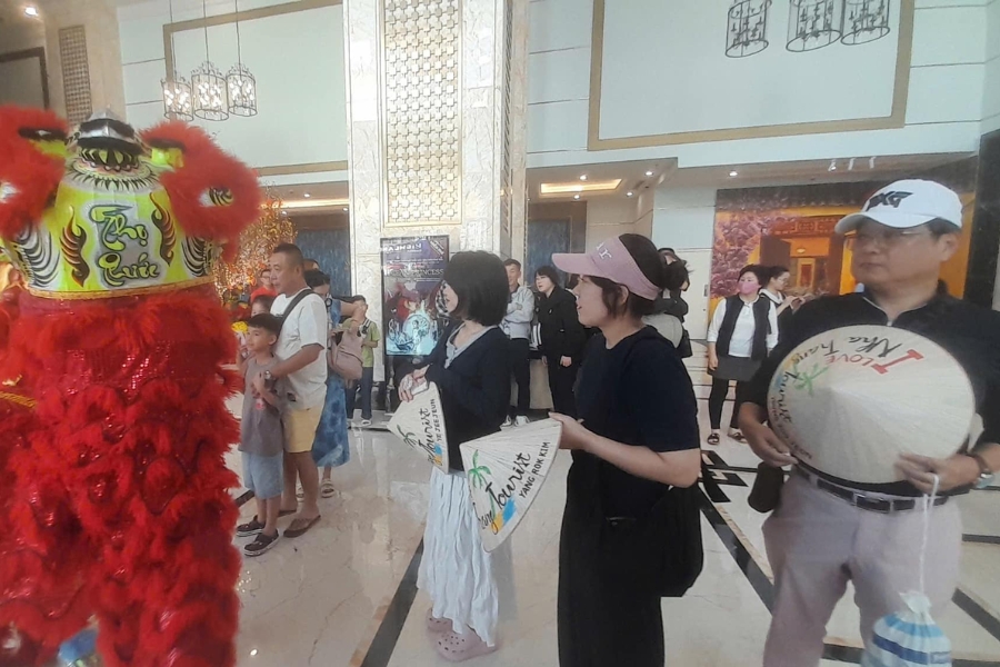 khach han quoc mo hang tour mung 1 tet204