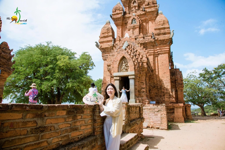 khoanh khac du khach han quoc nhatrangtourist205