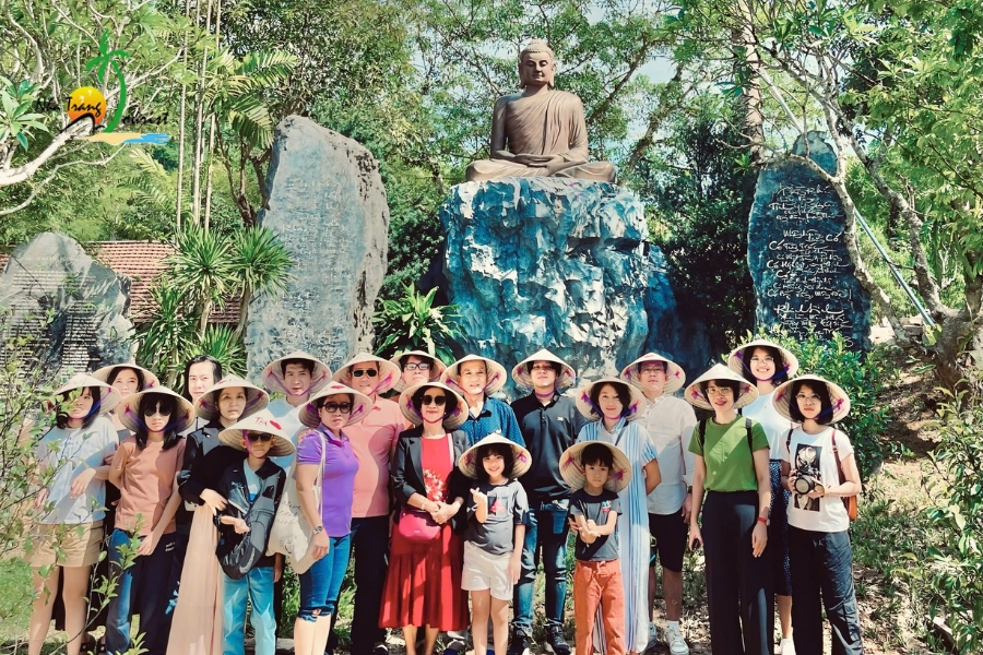 ky niem tour hue 4n3d cung dai gia dinh2017
