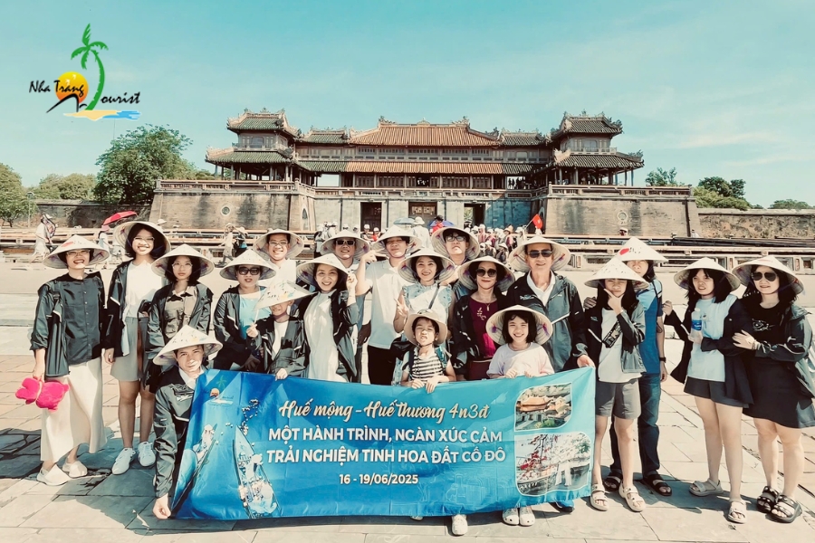 ky niem tour hue 4n3d cung dai gia dinh205