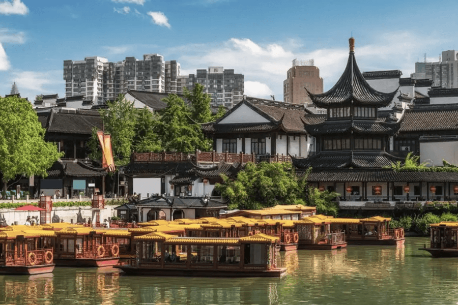 lan-dau-du-lich-trung-quoc-nen-di-dau2020 lan dau du lich trung quoc nen di dau2020