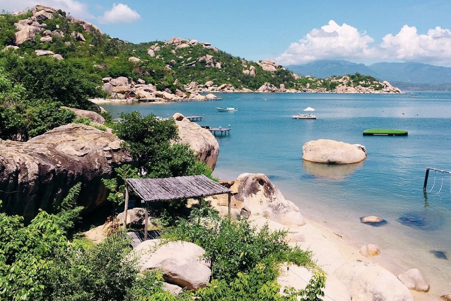 Đảo Bình Lập hoang sơ và yên bình
