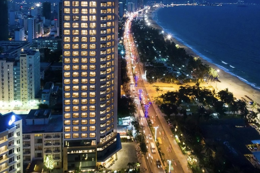 nhung-con-duong-dep-o-nha-trang-4 Con đường ven biển về đêm lung linh và nhộn nhịp
