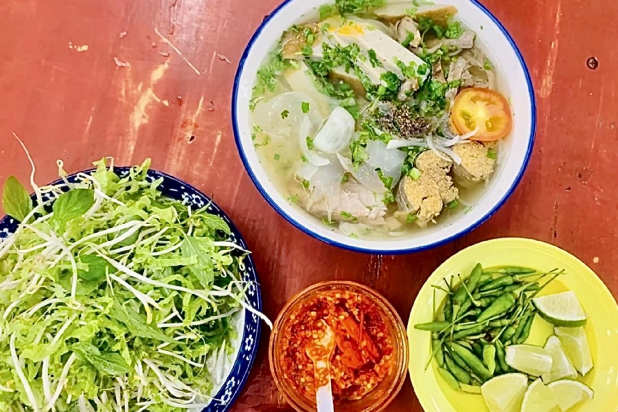 Bún cá tươi Cô Dung đơn giản mà siêu ngon