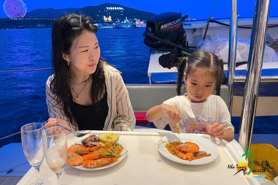 review du thuyen nemo ngam hoang hon205