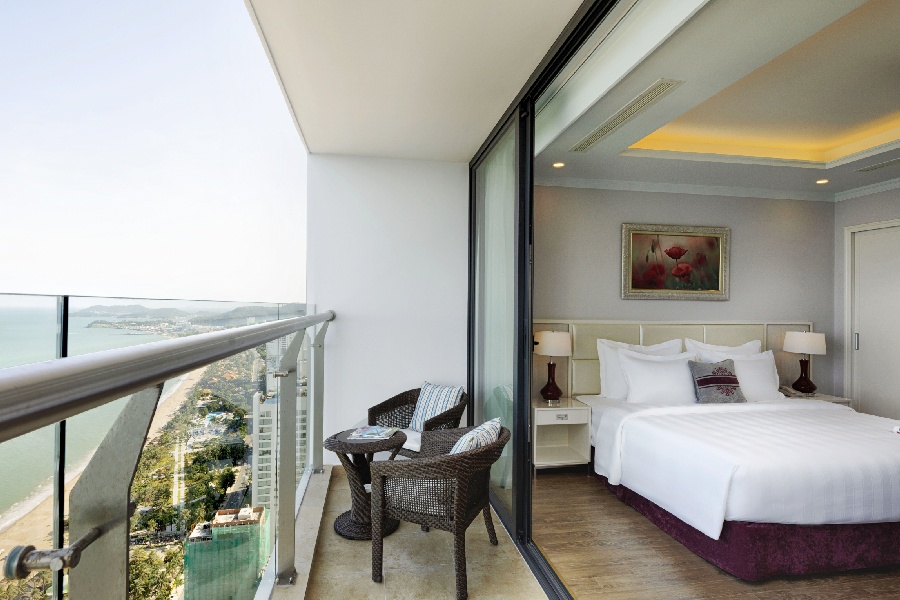 review-vinpearl-beachfront-nha-trang-4 Studio hướng biển với view siêu đẹp