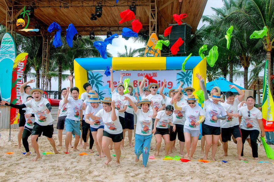 team building gala dinner cua cong ty dasan va cdi201