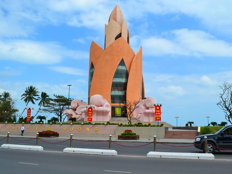 thap-tram-huong-nha-trang Tháp Trầm Hương - Điểm du lịch Nha Trang đặc trưng