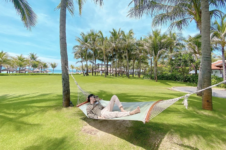 Cây cối phủ xanh giúp không gian luôn tươi mát