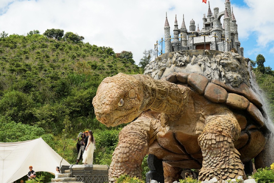 thung-lung-cac-vi-than-god-valley-2 Mô hình Thần Rùa khổng lồ ở Thung Lũng Các Vị Thần