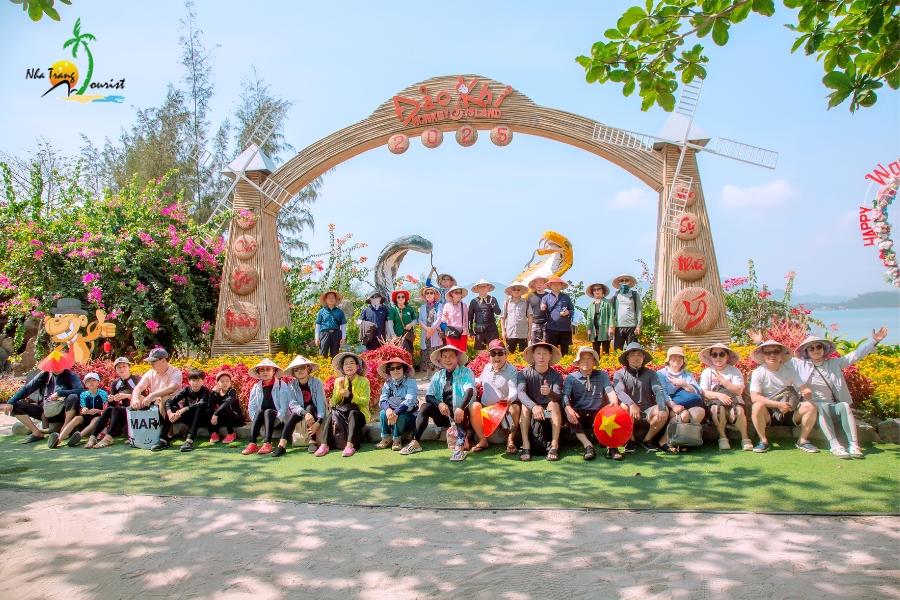 tour-5n4d-doan-khach-han-quoc2011 tour 5n4d doan khach han quoc2011