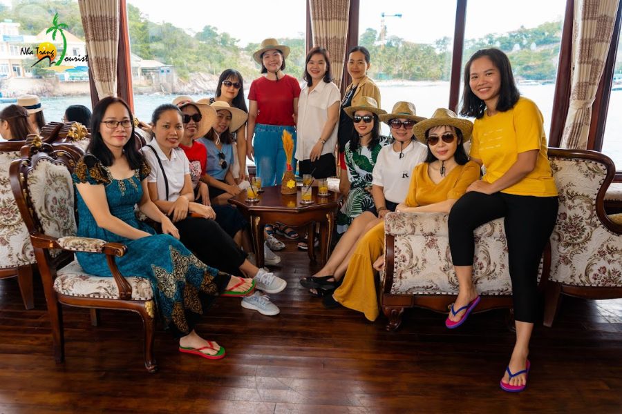 tour bao du thuyen emperor cruises203