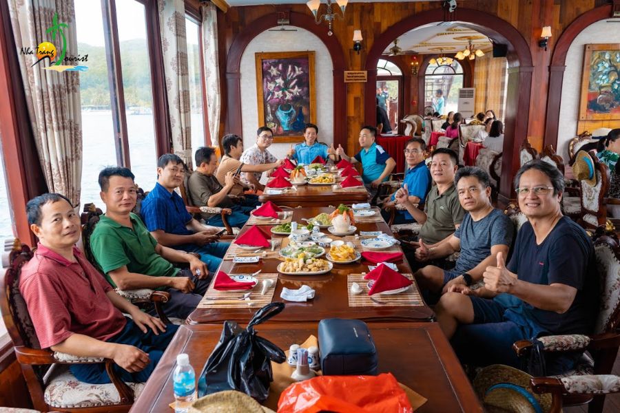 tour bao du thuyen emperor cruises209