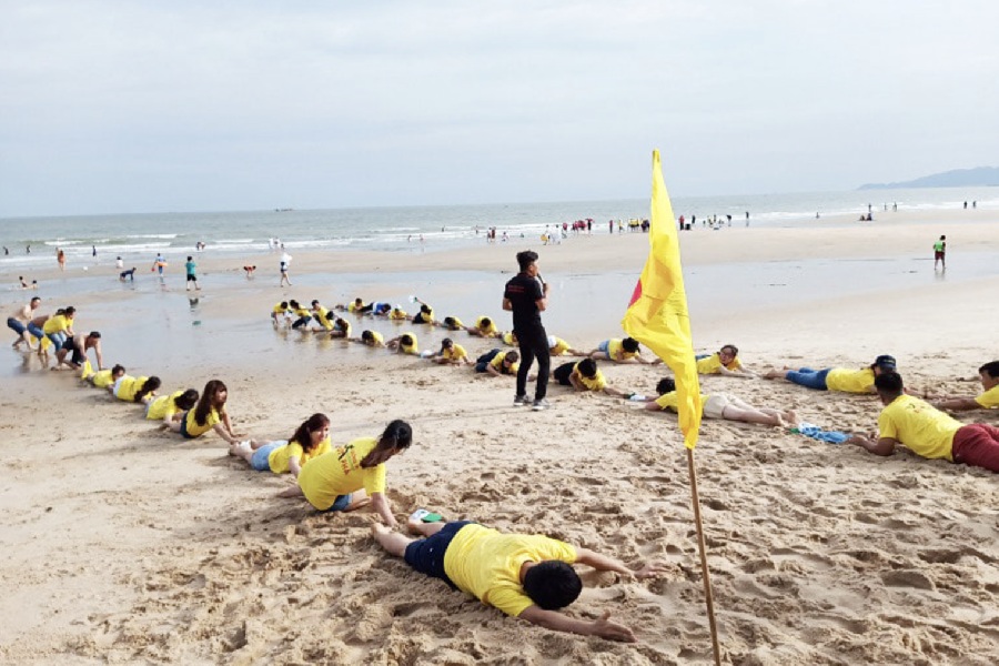 tro choi team building bien 2