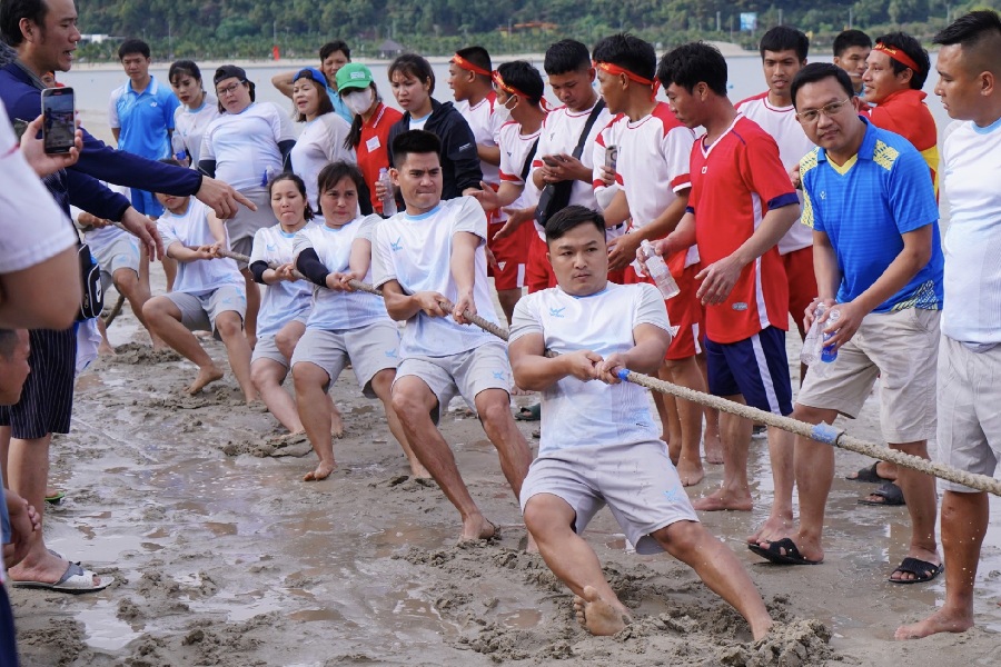 tro choi team building bien 4