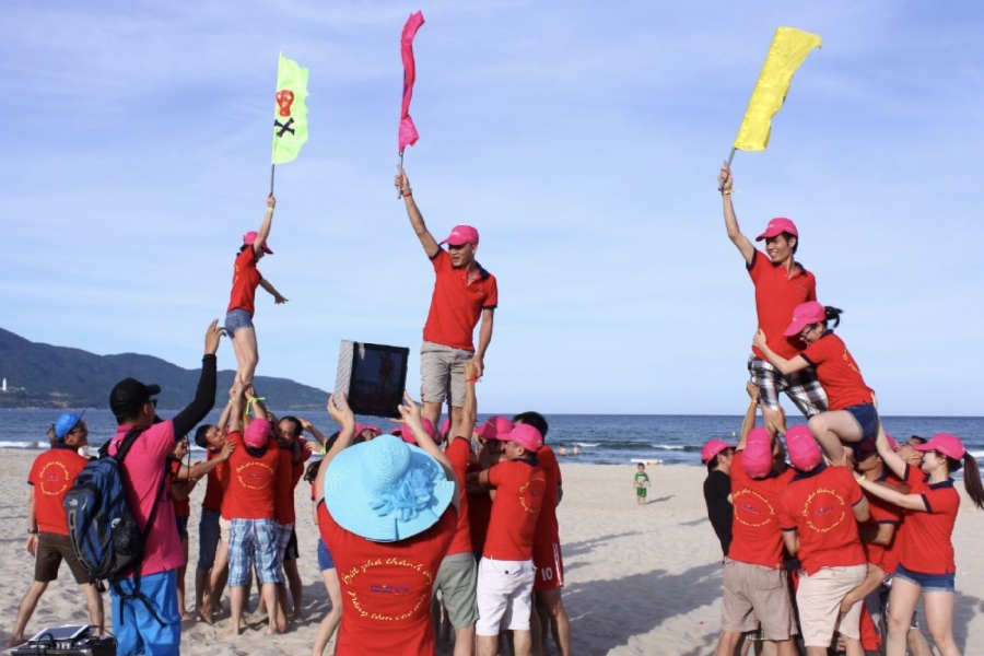 tro choi team building bien 5