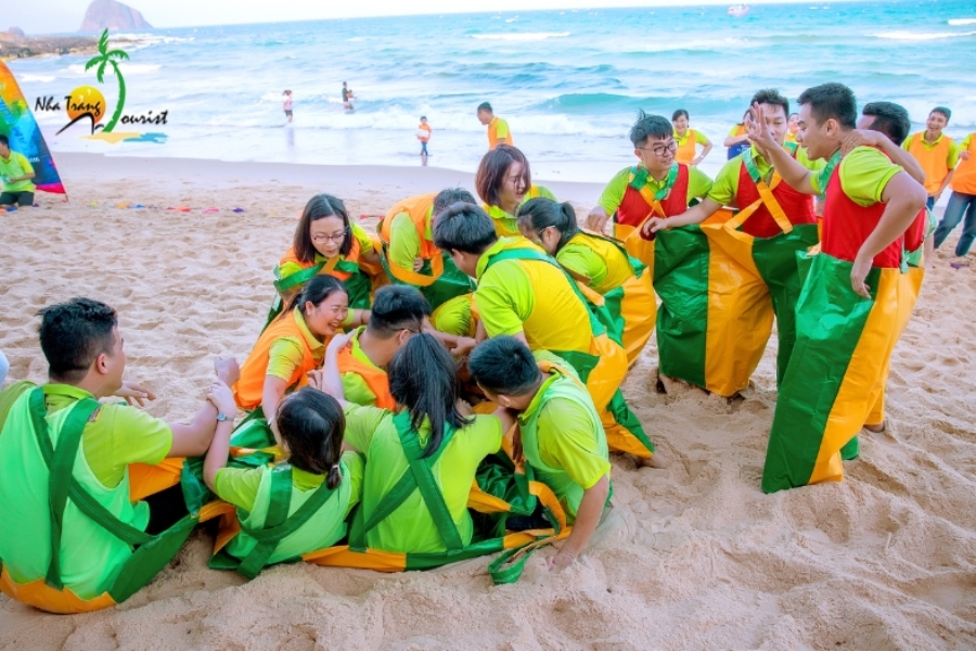 tro-choi-team-building-cho-nhan-vien-van-phong205 tro choi team building cho nhan vien van phong205