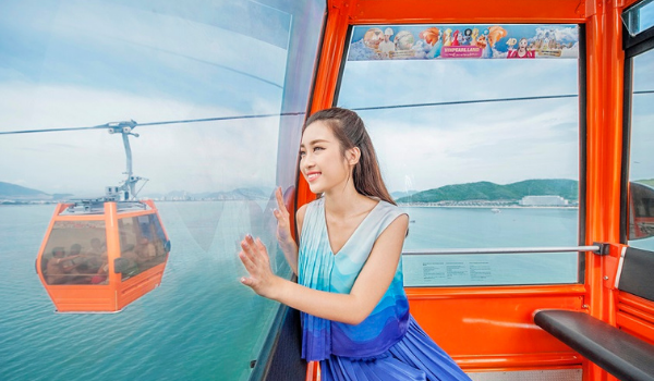 Ngắm toàn cảnh phố biển Nha Trang khi ngồi cáp treo