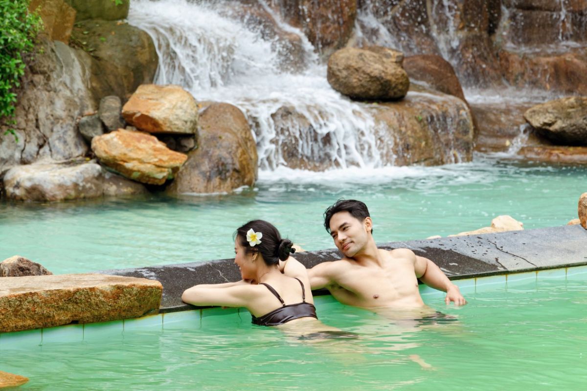 Du lịch Nha Trang 3N2Đ: Du ngoạn vịnh Nha Trang - Tắm khoáng nóng