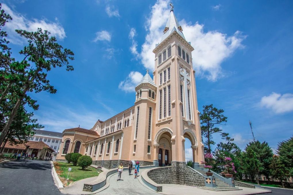 Hành trình trải nghiệm cao cấp dành cho khách Việt kiều về thăm quê hương 13 trai nghiem tour nha trang da lat ninh thuan gia dinh co ton hue san 12
