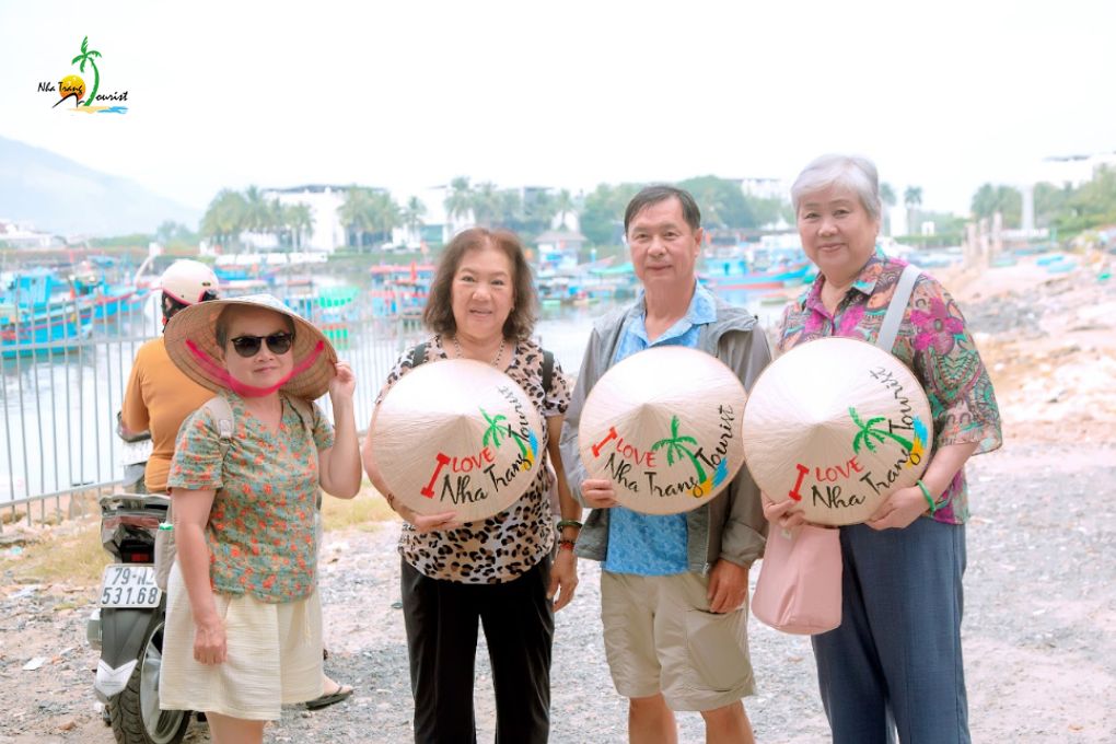 Hành trình trải nghiệm cao cấp dành cho khách Việt kiều về thăm quê hương 1 trai nghiem tour nha trang da lat ninh thuan gia dinh co ton hue san 2