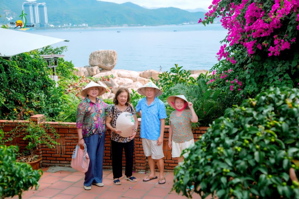 Hành trình trải nghiệm cao cấp dành cho khách Việt kiều về thăm quê hương 6 trai nghiem tour nha trang da lat ninh thuan gia dinh co ton hue san 5