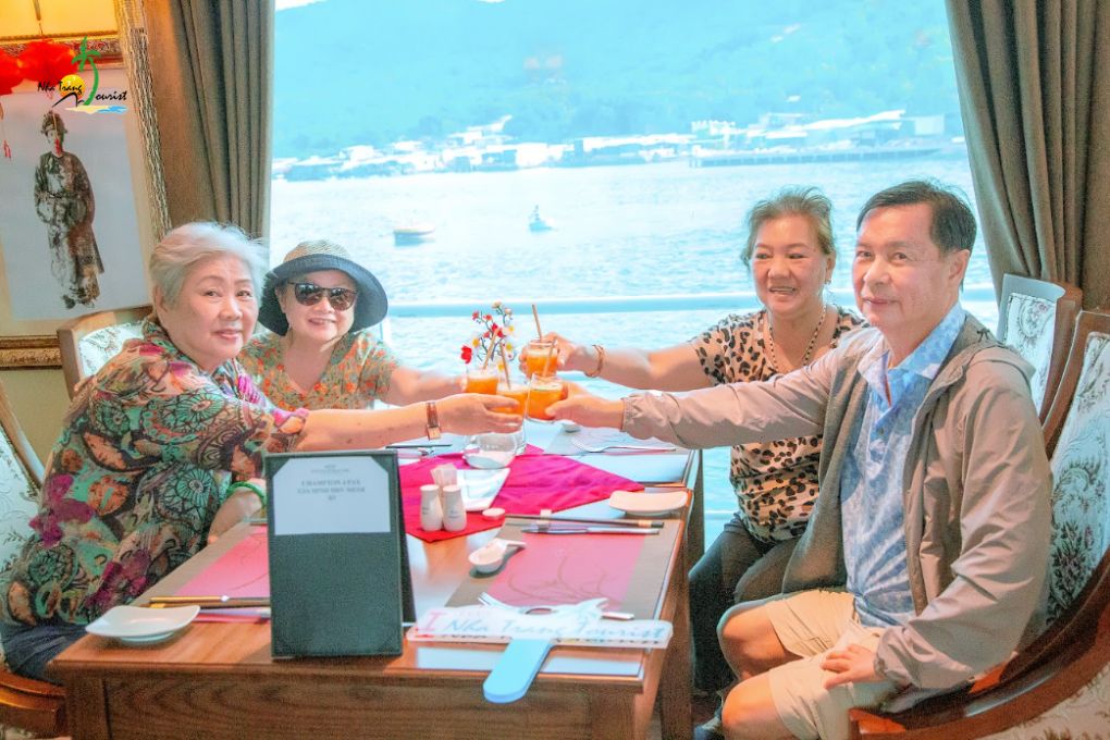 Hành trình trải nghiệm cao cấp dành cho khách Việt kiều về thăm quê hương 7 trai nghiem tour nha trang da lat ninh thuan gia dinh co ton hue san 7