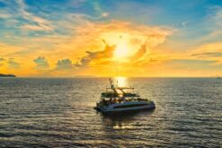 Du thuyền cao cấp Marmoris ngắm hoàng hôn vịnh Nha Trang