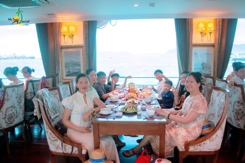 hanh trinh ky niem 10 nam cong ty master viet nam tai nha trang 11