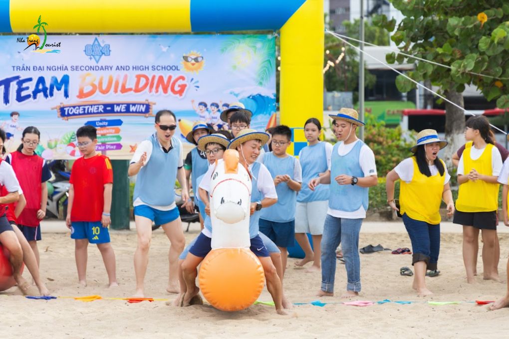 hanh trinh nha trang 3n2d truong chuyen tran dai nghia 5