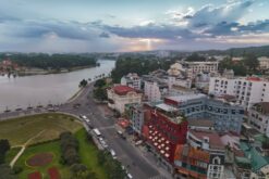 dat phong m village hotel xuan huong lakeside 2