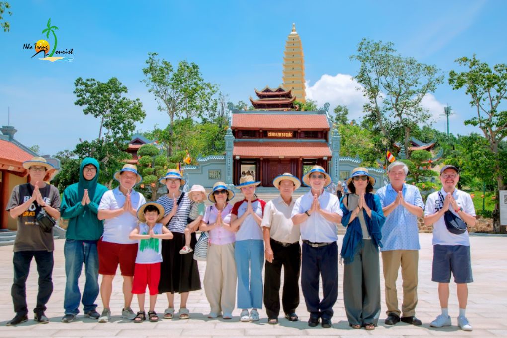 Đoàn Đại học y dược Huế - kỷ niệm 35 năm ngày ra trường 15 doan dai hoc y duoc hue 8