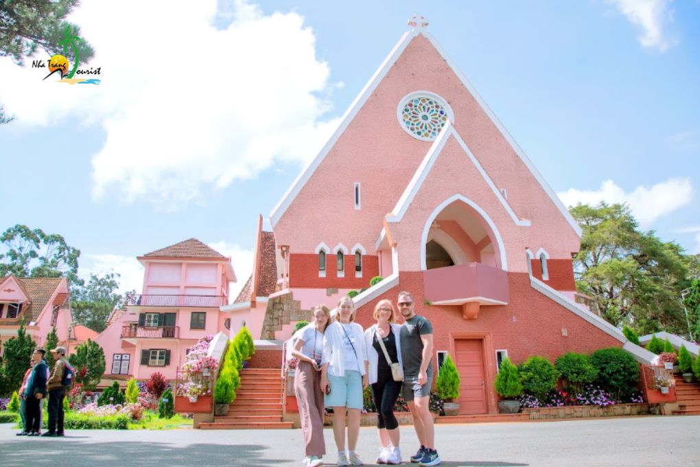 Tour Đà Lạt 1 ngày từ Nha Trang - 12 tiếng chạm vào những sắc màu đẹp nhất của thành phố ngàn hoa 4 tour da lat 1 ngay cua du khach nguoi uc 6