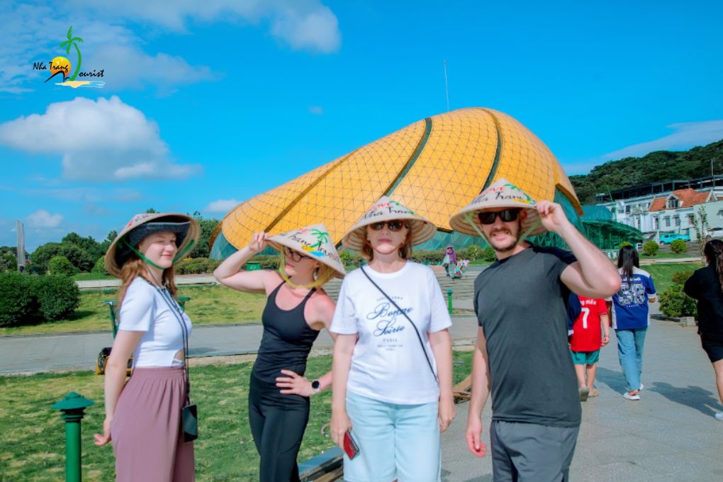 Tour Đà Lạt 1 ngày từ Nha Trang - 12 tiếng chạm vào những sắc màu đẹp nhất của thành phố ngàn hoa 6 tour da lat 1 ngay cua du khach nguoi uc 8