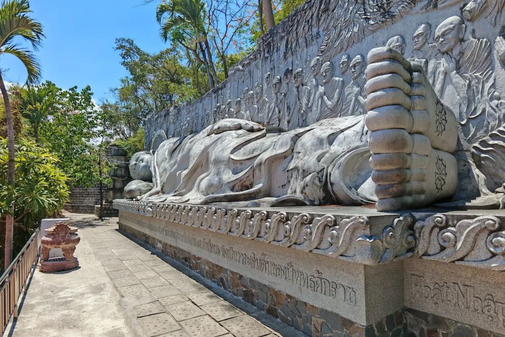 Chùa Long Sơn Nha Trang: Ngôi chùa nổi tiếng với tượng Phật Trắng trên đồi Trại Thủy 8 chua long son nha trang 8