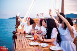 du thuyen emperor cruise origin goi cao cap 4