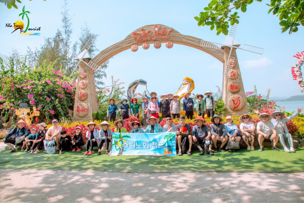 DMC & Land Tour Operator 2 A Korean group travelling in Nha Trang as part of a destination programme supported by NhaTrangTourist